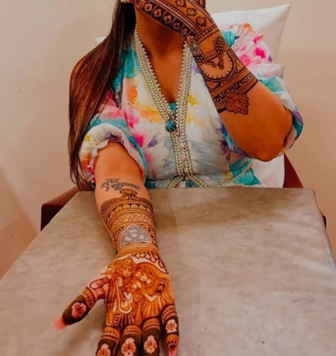 Mehndi artist for Teej Udaipur