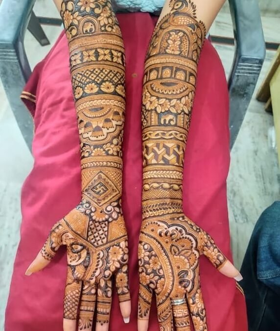 Mehndi artist in Udaipur