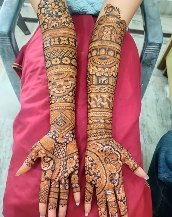 Mehndi artist in Udaipur