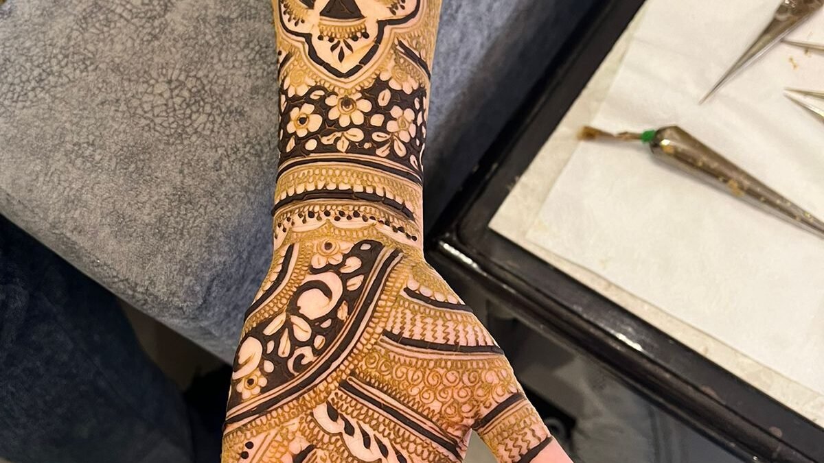 Professional Mehndi designer Udaipur